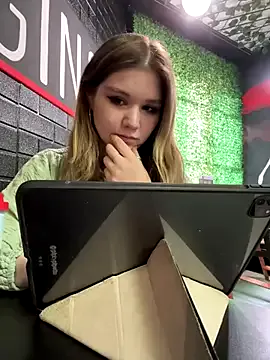 natsumi_NTR_TV – webcam model profile photo Image 7