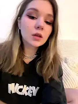 natsumi_NTR_TV – webcam model profile photo Image 9