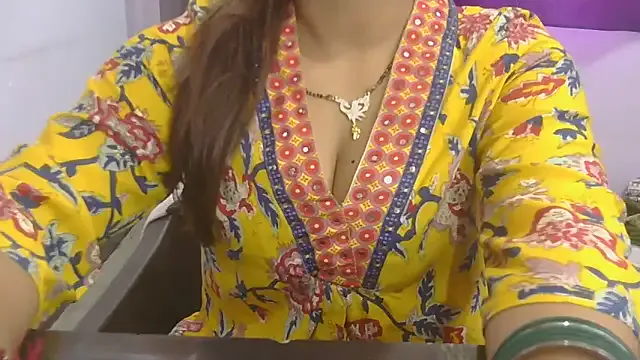 AngelinaKors – webcam model profile photo Image 3