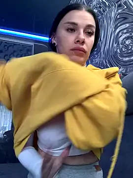 MiraKova – webcam model profile photo Image 12