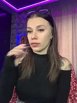 MiraKova – webcam model profile photo Image 17