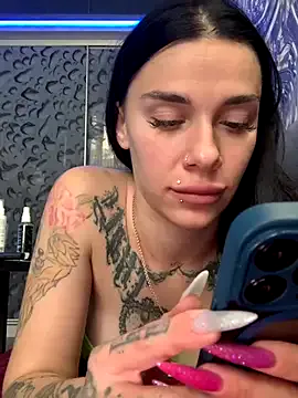 MiraKova – webcam model profile photo Image 7