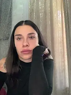 MiraKova – webcam model profile photo Image 8