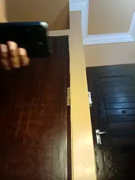 Selen-S – webcam model profile photo Image 6