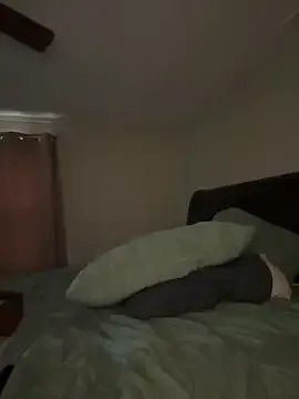 EmiBrow – webcam model profile photo Image 12