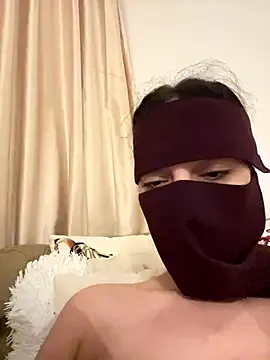 HaleyLyon – webcam model profile photo Image 12