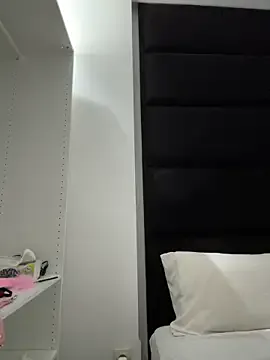 HaleyLyon – webcam model profile photo Image 13