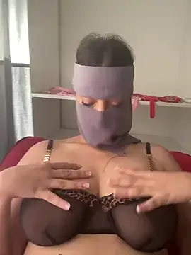 HaleyLyon – webcam model profile photo Image 8