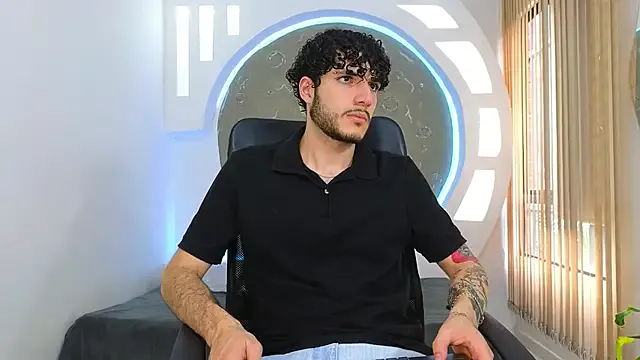 EmiraMiller – webcam model profile photo Image 16