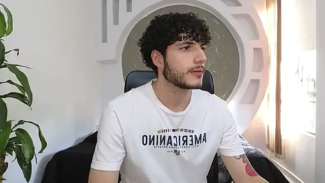 EmiraMiller – webcam model profile photo Image 17