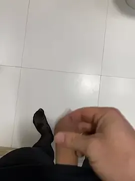 Ni-_haL01 – webcam model profile photo Image 2