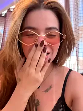 AdrianaAndrade – webcam model profile photo Image 7