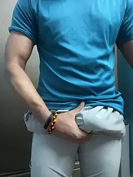 Dolce – webcam model profile photo Image 13