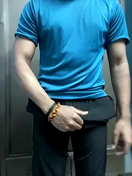 Dolce – webcam model profile photo Image 14