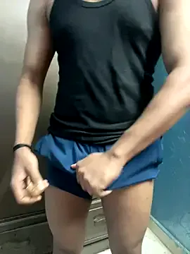 Dolce – webcam model profile photo Image 17