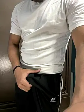 Dolce – webcam model profile photo Image 18