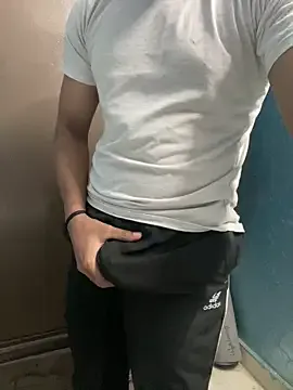 Dolce – webcam model profile photo Image 19