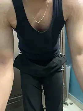 Dolce – webcam model profile photo Image 5