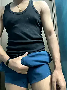 Dolce – webcam model profile photo Image 9