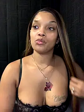 AdrianaAndrade – webcam model profile photo Image 5