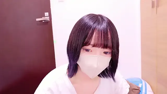 LaraCharm – webcam model profile photo Image 11