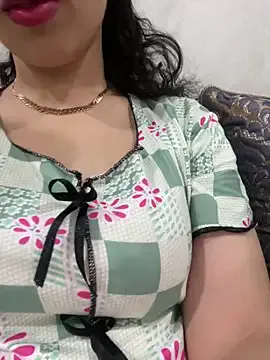 PollyElfi – webcam model profile photo Image 3