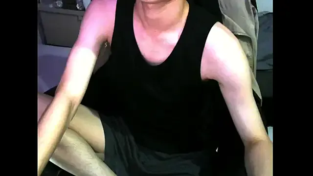 EmiBrow – webcam model profile photo Image 10