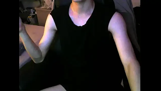 EmiBrow – webcam model profile photo Image 16