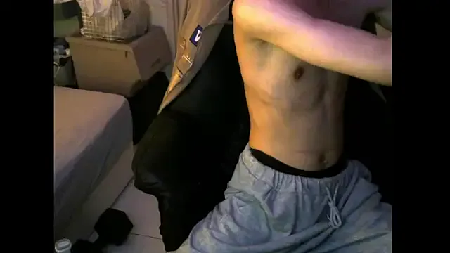 EmiBrow – webcam model profile photo Image 19