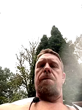 Carine – webcam model profile photo Image 12