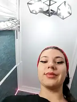 Maly_Nya – webcam model profile photo Image 4