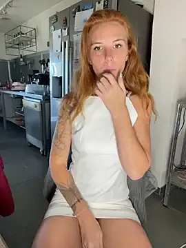 EvanyaRose – webcam model profile photo Image 14