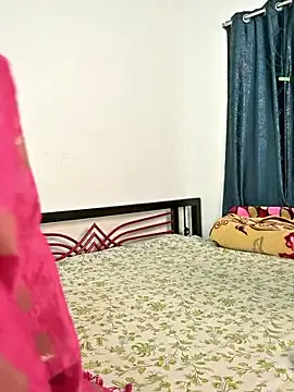 Bella – webcam model profile photo Image 4