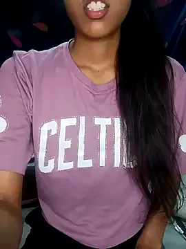 MelinaLuviani – webcam model profile photo Image 5