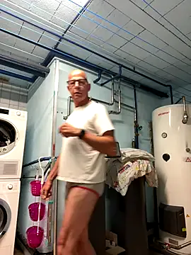 AyshaConnor – webcam model profile photo Image 13