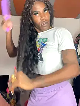 Dolce – webcam model profile photo Image 13