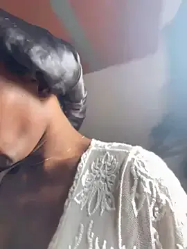 Dolce – webcam model profile photo Image 16