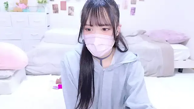 LeyahSummer – webcam model profile photo Image 10