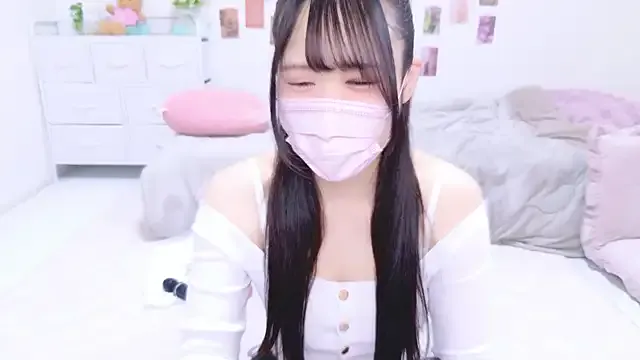 LeyahSummer – webcam model profile photo Image 13