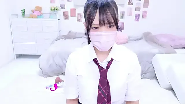 LeyahSummer – webcam model profile photo Image 8