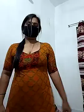 famouswomen – webcam model profile photo Image 2