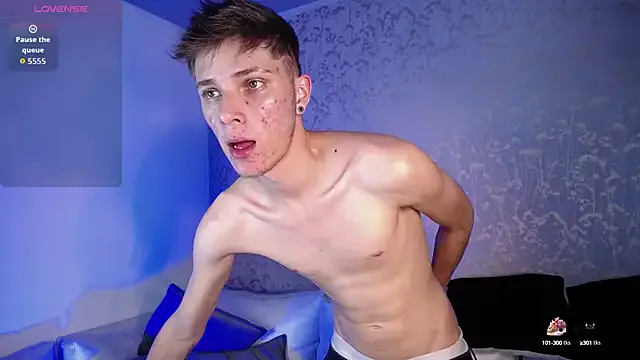 Carine – webcam model profile photo Image 14