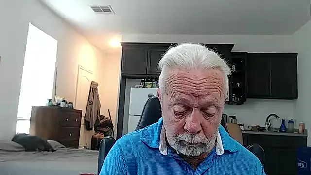 MollyBoston – webcam model profile photo Image 11