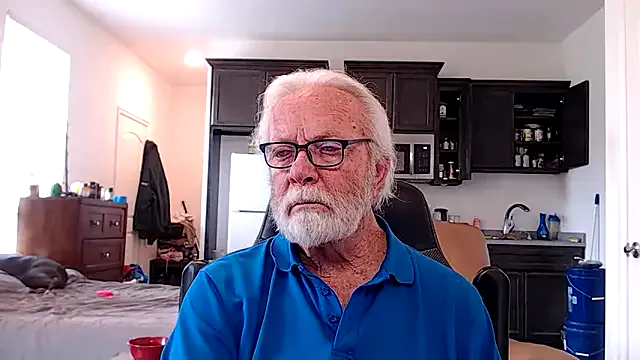 MollyBoston – webcam model profile photo Image 2