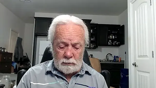 MollyBoston – webcam model profile photo Image 3