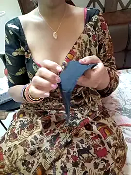 KateGale – webcam model profile photo Image 12