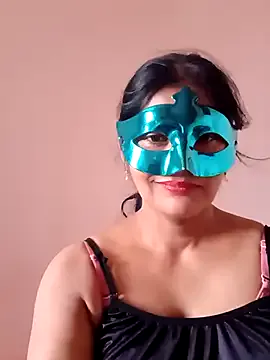 Dolce – webcam model profile photo Image 3