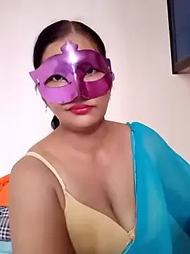 Dolce – webcam model profile photo Image 9