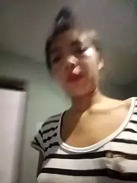 MilaDelays – webcam model profile photo Image 2