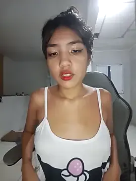 MilaDelays – webcam model profile photo Image 7